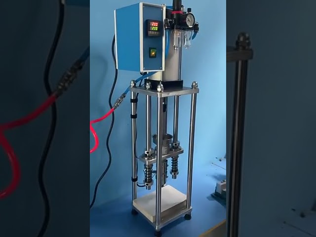 Mini Desktop Verticale Spuitgietmachine voor USB-laadkoppen en stekkers