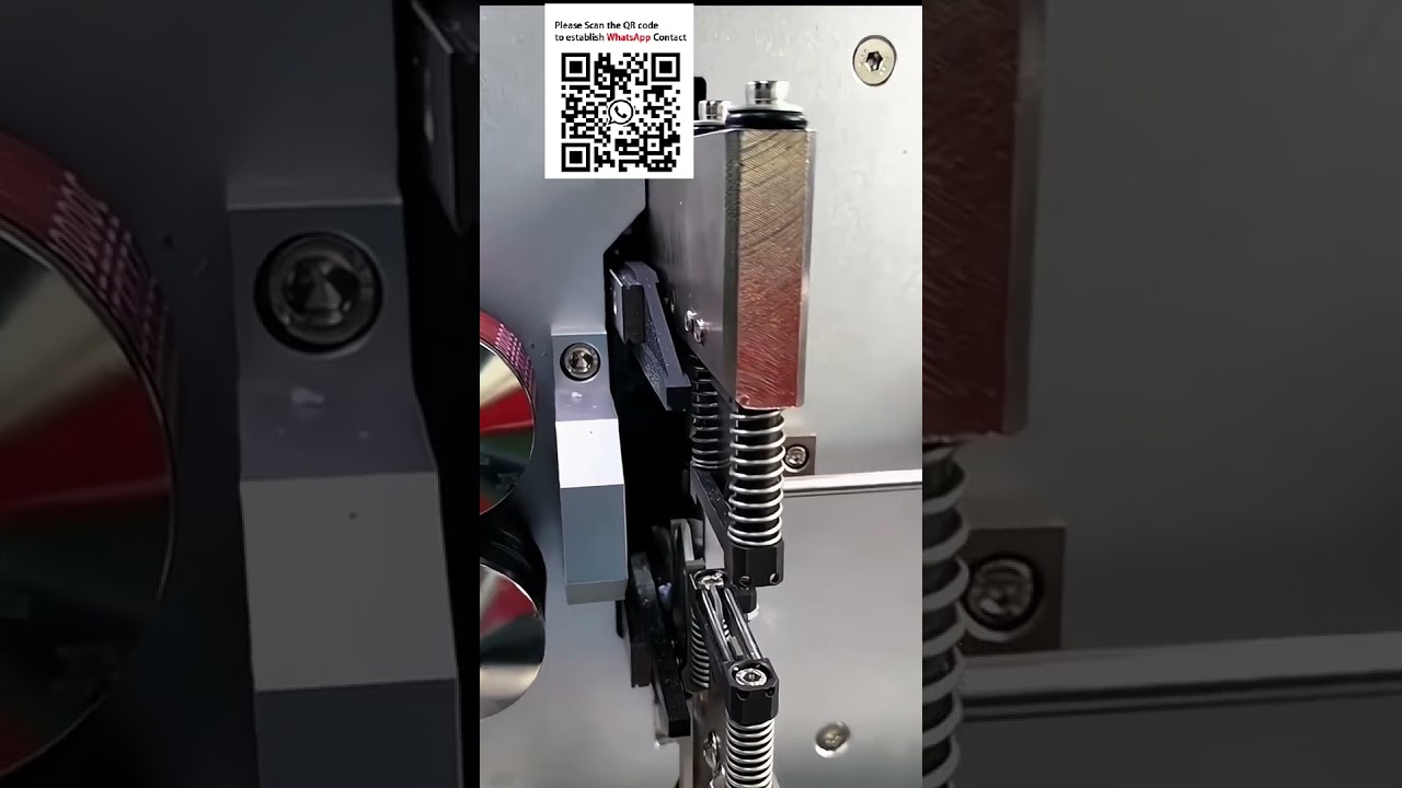 Meeraderige kabelstrip- en twistmachine voor buiten- en binnenmantel