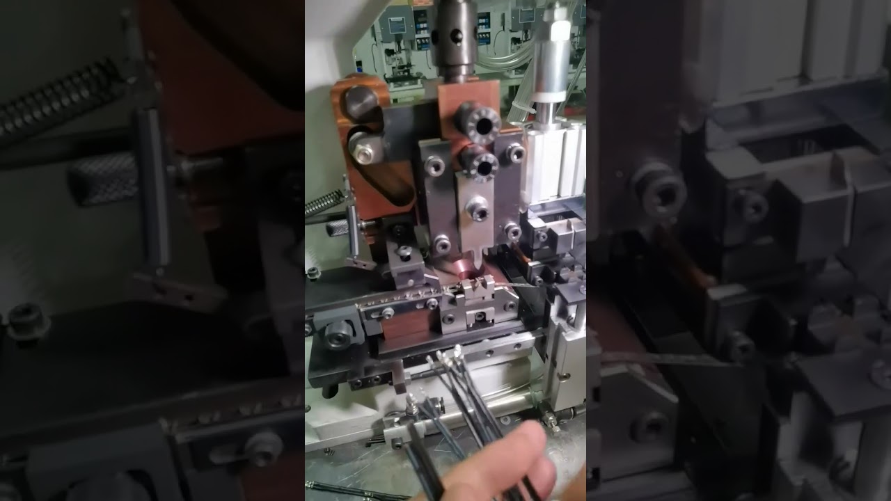 Automatische kabelbomen crimpmachine – continue stripterminal machine – real shot video (monster verzending mogelijk)