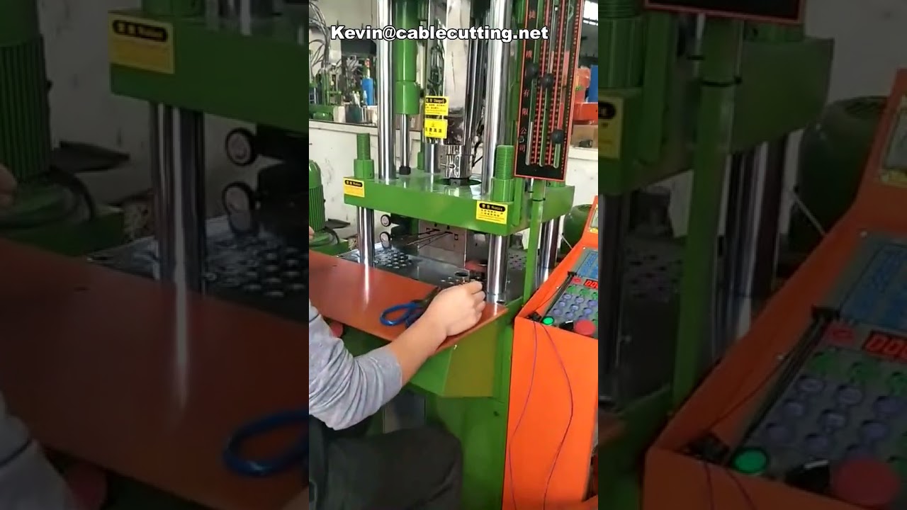 Mini handmatige desktop injectiemachine voor waterdichte pluggen en kabelconnectoren (PA66)