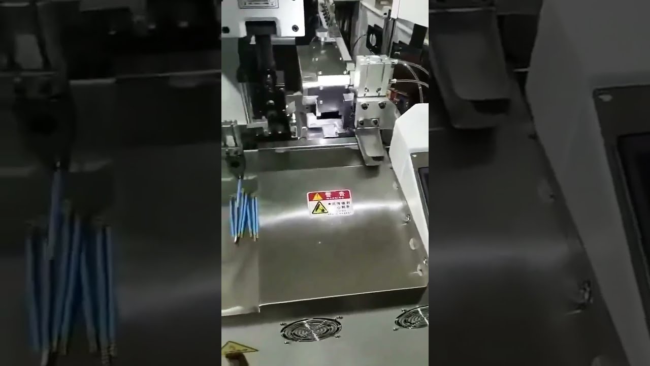 Volledig Automatische Dubbele Kop Crimpmachine - Echte Werkopname, Hoge Efficiëntie #fabriek