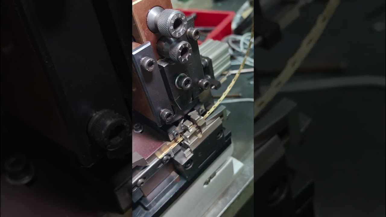 Twee draden tegelijk strippen en termineren: op maat gemaakte continue stripterminalmachine #fabriek #machine