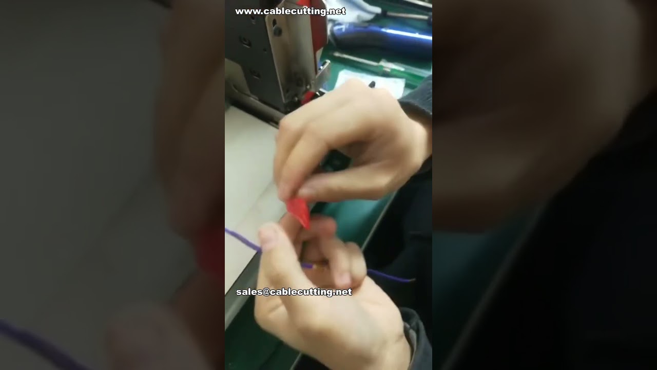 Spot-tapen van klinkpunten op koperstrips (20mm snijlengte) | Fabrieksautomatisering