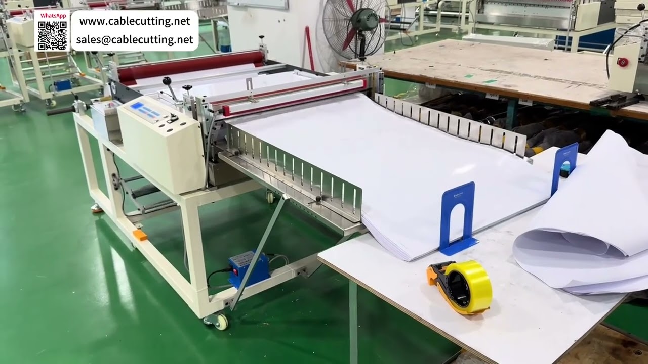 Noodservice voor het snijden van PVC-materiaal met geautomatiseerde plaatcutter en testoperaties op maat gemaakte snijmachine