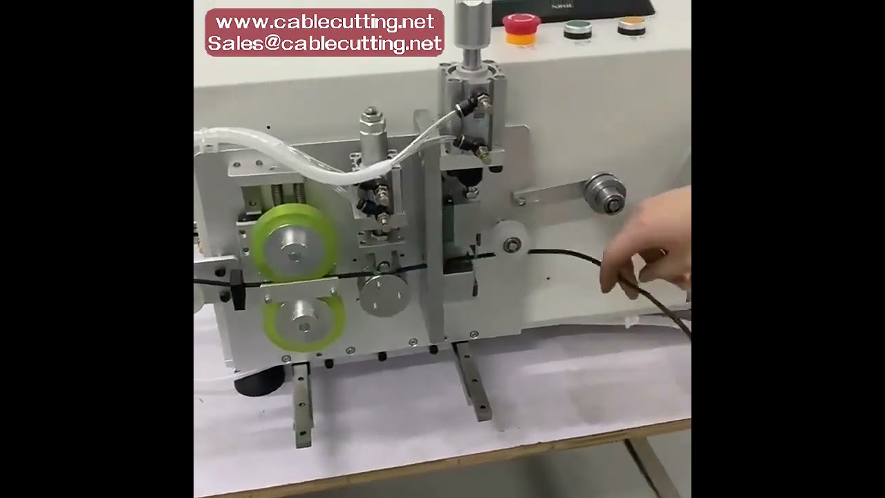 Volautomatische draadstripmachine met touchscreen, telfunctie & arraysnijden (Model 4)