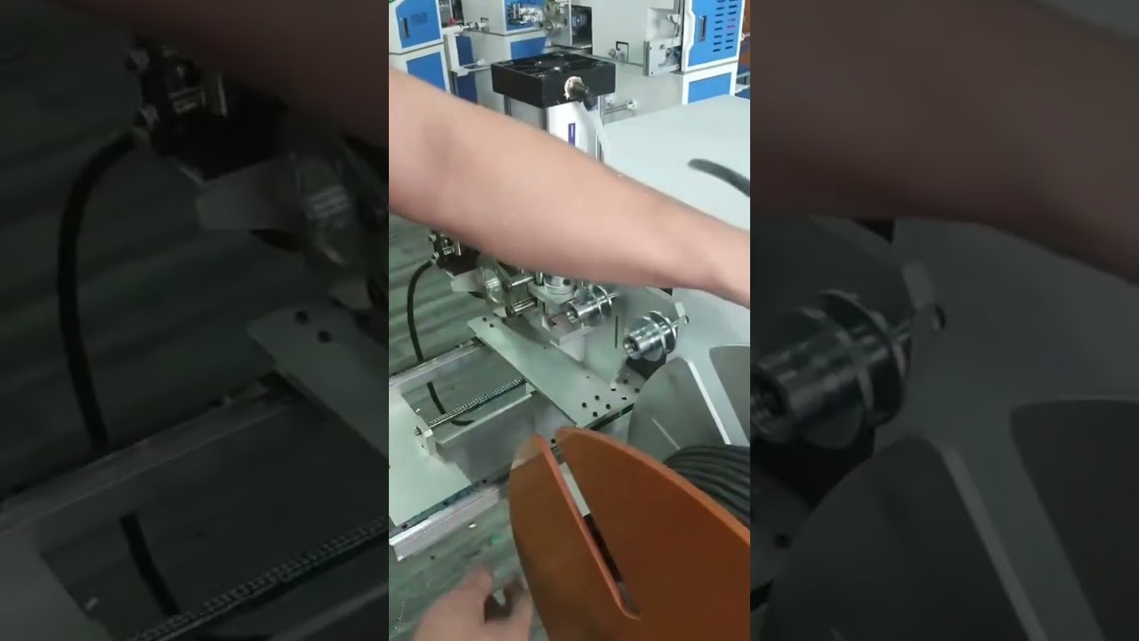 Automatische draad tel-, traverseer-, snij-, wikkel- en oprolmachine voor diameters 1mm tot 20mm