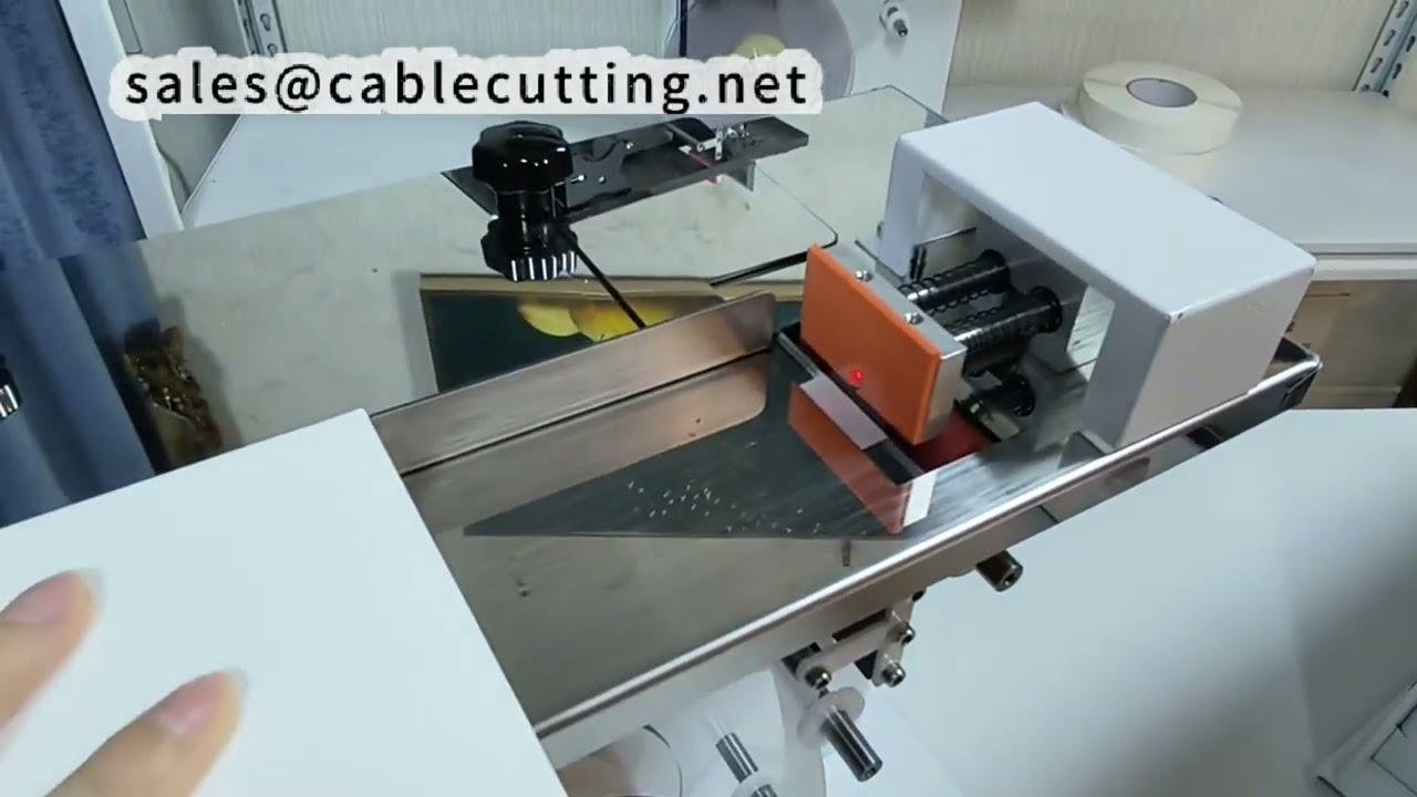 Rechthoekige labelmachine voor dozen | 15-50mm labels, tot 105mm radius