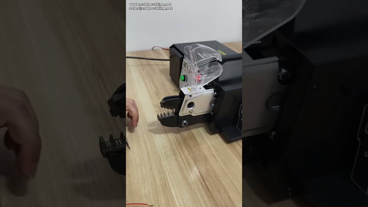 Elektrische Krimpmachine voor Krokodillenklemmen - Krimp en Test Automatisering